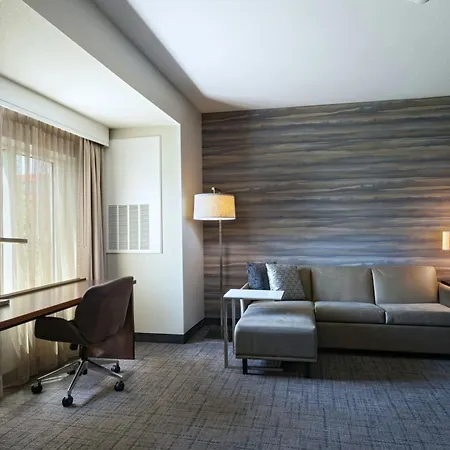 Residence Inn By Marriott Omaha Aksarben Village-3