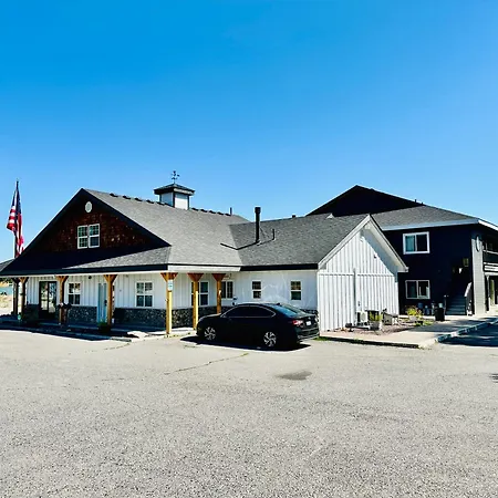 The Beaverhead Lodge-3