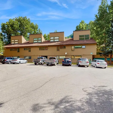 Remodeled 2 Bedroom East Vail Condo 6G With Hot Tub Market Free Shuttle-3