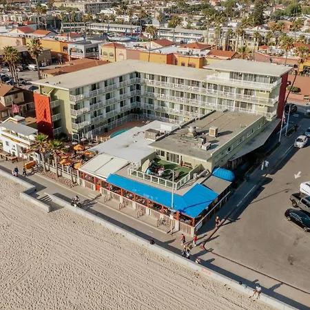 Surfer Beach Hotel-2