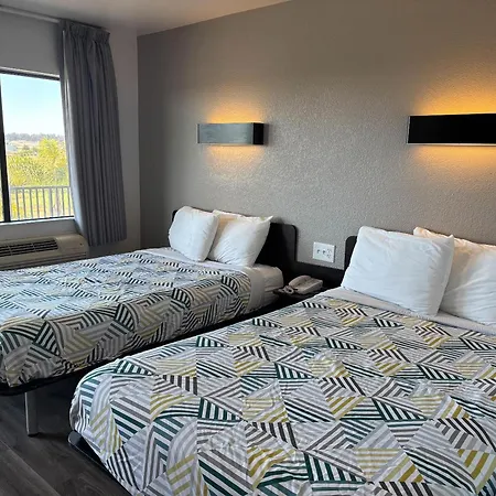 Hotel B5 -Watsonville-3