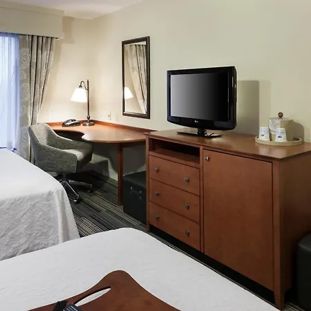 Hampton Inn & Suites Davenport-2