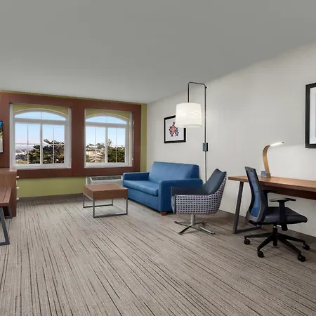 Holiday Inn Express Hotel & Suites Marina By Ihg-2
