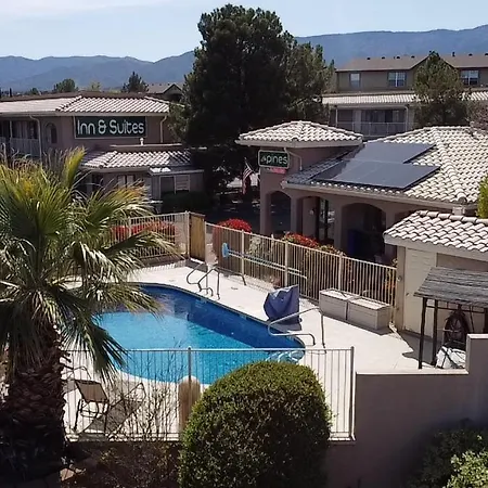 Pines Inn & Suites-3