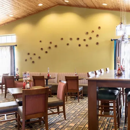 White Pine Inn & Suites-2