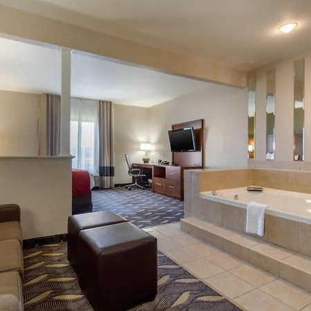 Comfort Suites Rolla-3