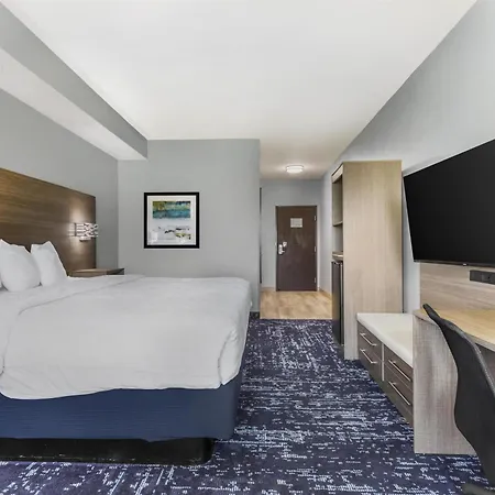 Best Western Plus Fort Worth Forest Hill Inn & Suites-3