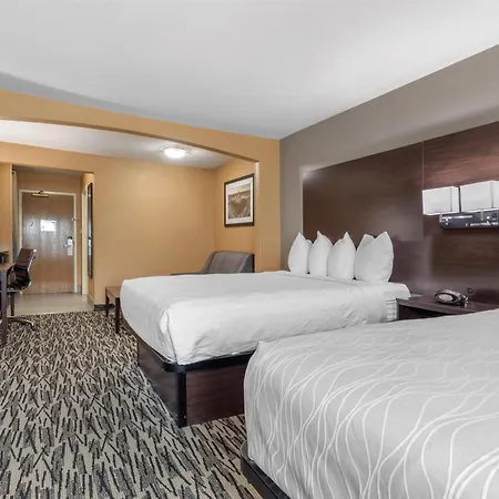 Best Western Plus Denton Inn & Suites-3