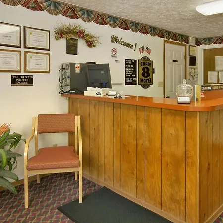 Super 8 By Wyndham Chaska-3