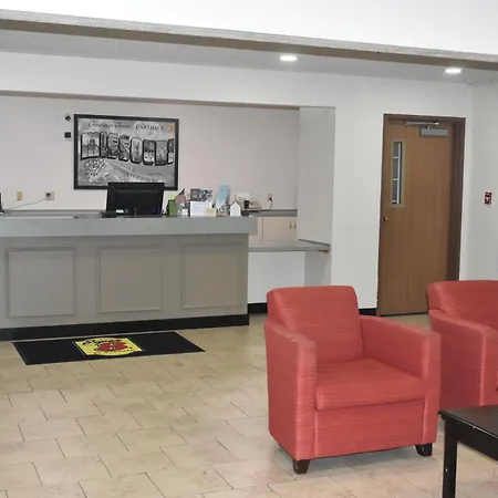 Super 8 By Wyndham Carthage-3
