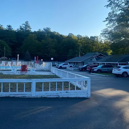 Barberry Court Motel &Cabins-3