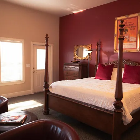 Gruene River Hotel & Retreat-2