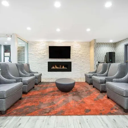 Clarion Pointe - Greensboro Coliseum Area-3