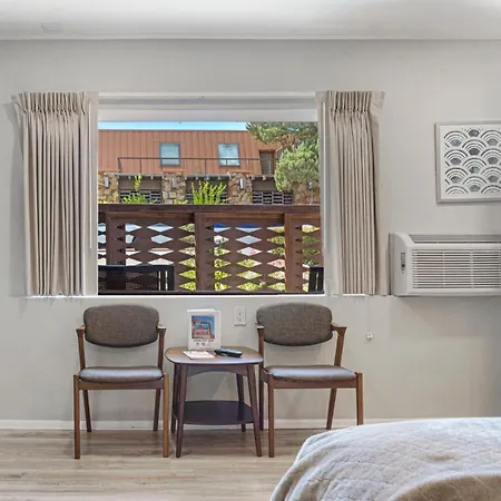 Sedona Uptown Suites-2