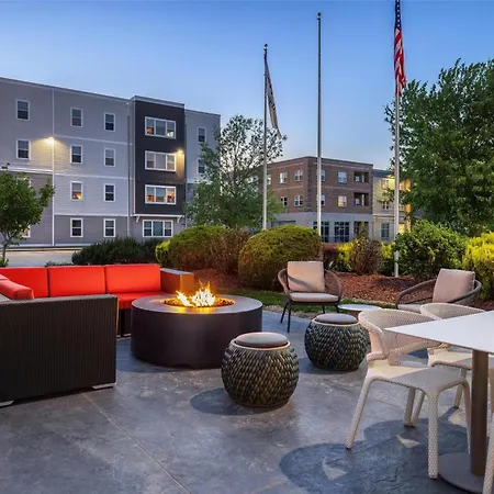 Hilton Garden Inn Ames-3