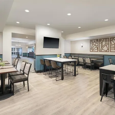 Best Western Plus Frontier Inn-3