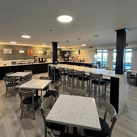 Ramada By Wyndham Springfield North-3