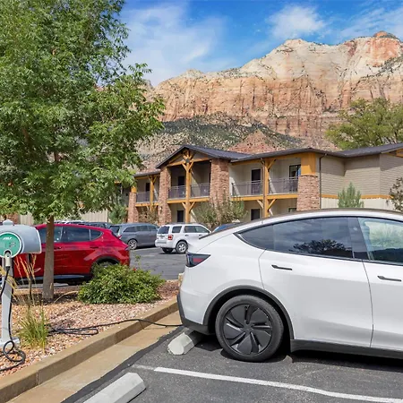 Best Western Plus Zion Canyon Inn & Suites-2