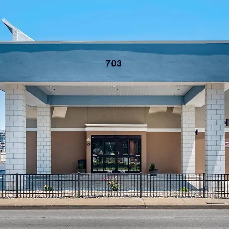 Quality Inn & Suites Evansville Downtown-3