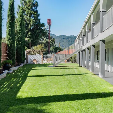 The Orchard Hotel Ukiah Wine Country Free Breakfast, Pool, & Hot Tub-3