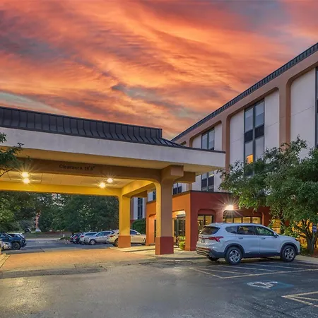 Surestay Plus Hotel By Best Western Chicago Lombard-2