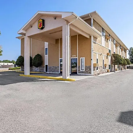 Super 8 By Wyndham Colorado Springs Peterson Space Force-3