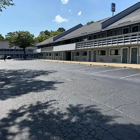 Days Inn By Wyndham Charlotte University-2