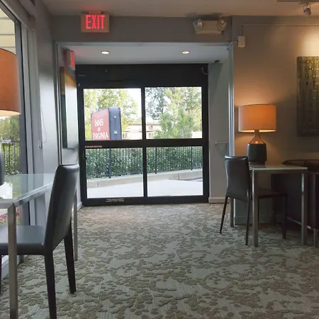 Inns Of Virginia Arlington-3