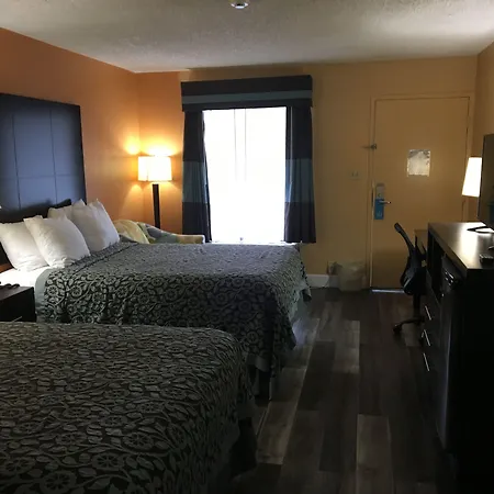 Days Inn By Wyndham Sarasota Bay-3