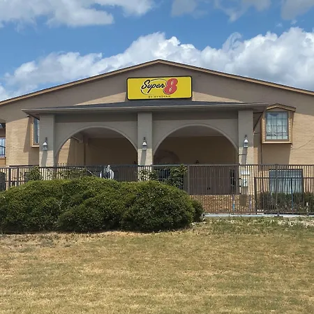 Super 8 By Wyndham Decatur Texas-3