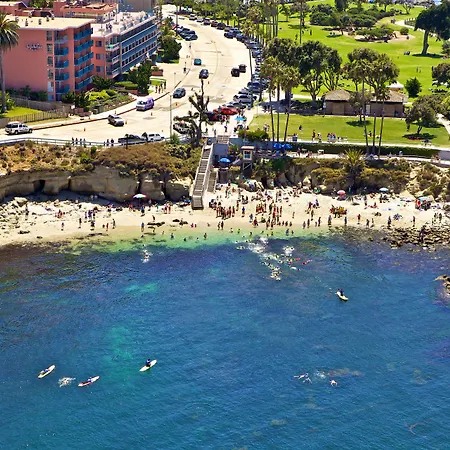 La Jolla Cove Suites-3