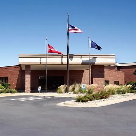 Salina Ambassador Hotel & Conference Center-3