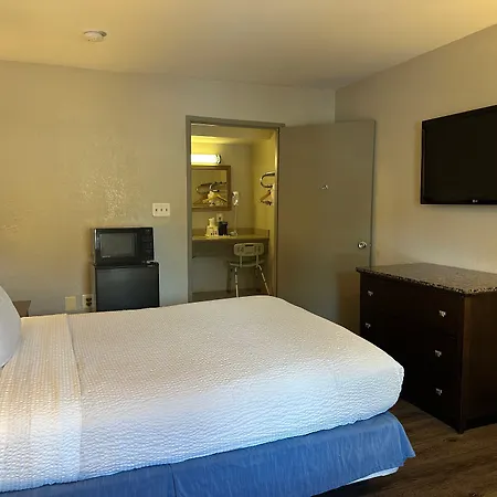 Days Inn Alexandria By Wyndham-3