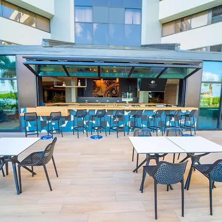 Doubletree By Hilton Tampa Rocky Point Waterfront-2