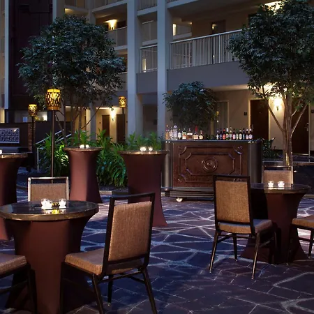 Embassy Suites By Hilton Philadelphia Airport-3