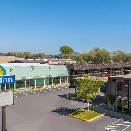 Days Inn By Wyndham Klamath Falls-3