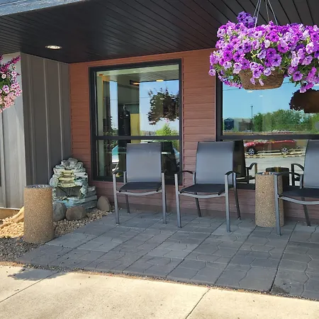 Days Inn & Suites By Wyndham Duluth By The Mall-3