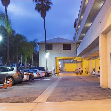 Howard Johnson By Wyndham Torrance-2