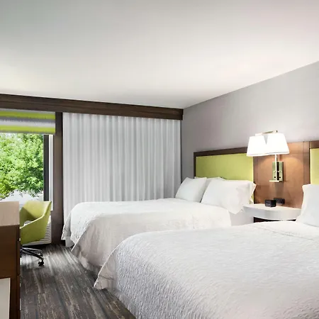 Hampton Inn Milwaukee Brookfield-3