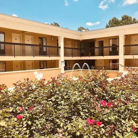 Quality Inn & Suites Conference Center Statesboro Historic District-3