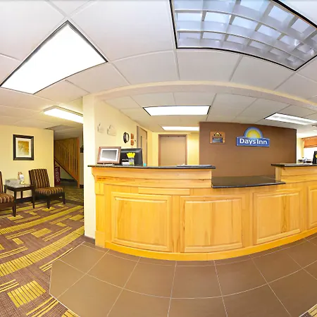 Days Inn By Wyndham Bismarck-3
