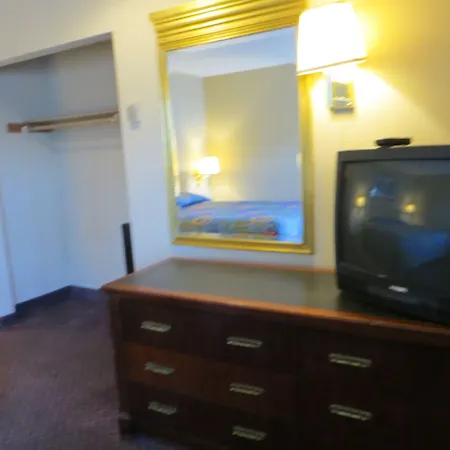 Surf City Inn & Suites-3