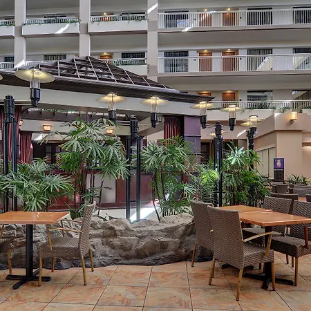 Embassy Suites By Hilton Atlanta Buckhead-3