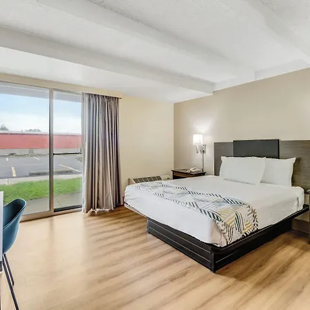 Red Carpet Inn & Suites-2