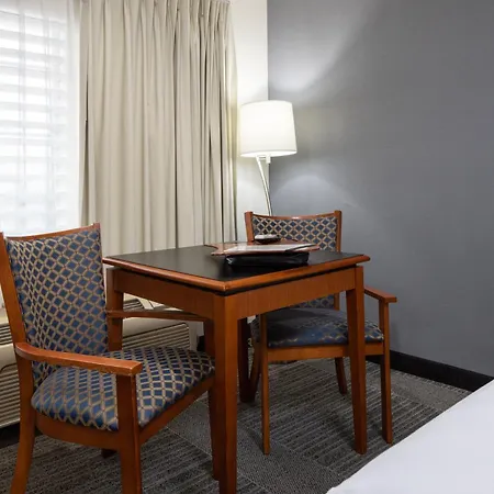 Atherton Park Inn And Suites-3