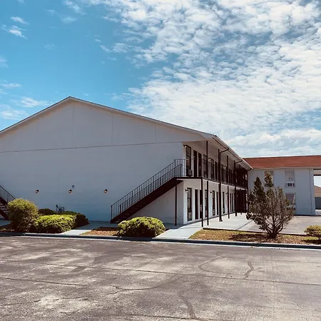 Econo Lodge Crystal Coast-2