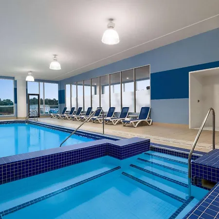 Wyndham Grand Fallsview Hotel-3