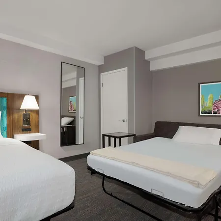 Hampton Inn & Suites By Hilton Toronto Downtown-2