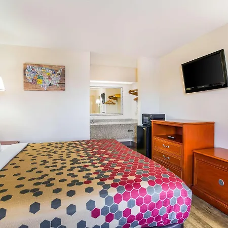 Econo Lodge Lebanon-2