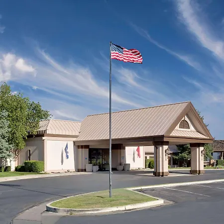 Ramada By Wyndham Provo-3